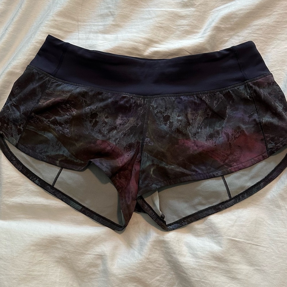 lululemon women’s speed up shorts 2.5” size 6
